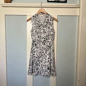 Pins and Needles Urban Outfitters White & Black Sleeveless Collared Button Front